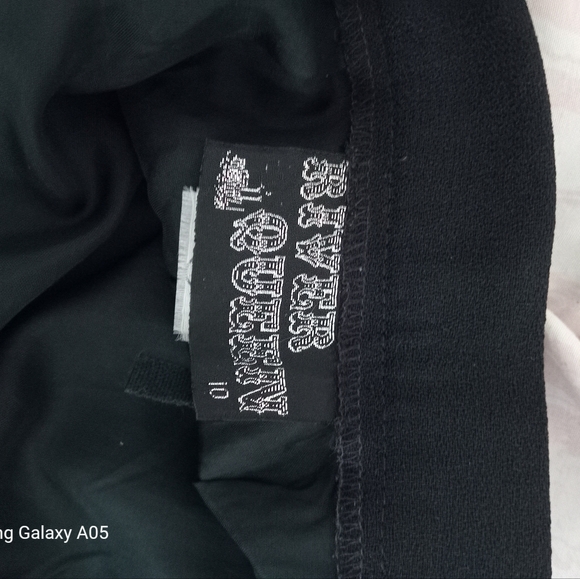 Black skirt - Picture 3 of 3